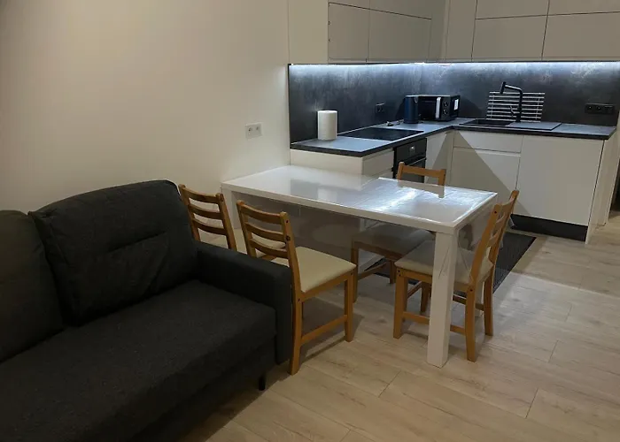 Airconditioned - Lupi I Kuba - Family