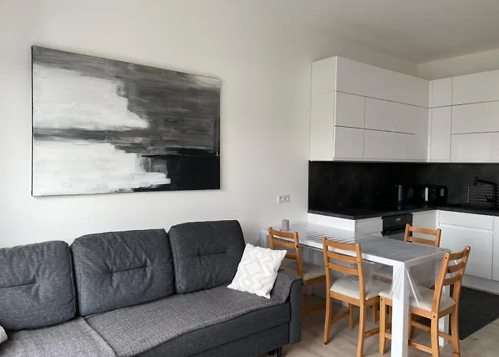 Airconditioned - Lupi I Kuba - Family * צ'סטוצ'ובה